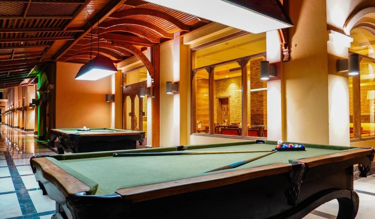 Hotel Charmillion Club Aquapark Sharm El-Sheikh Exterior foto The pool table at the hotel