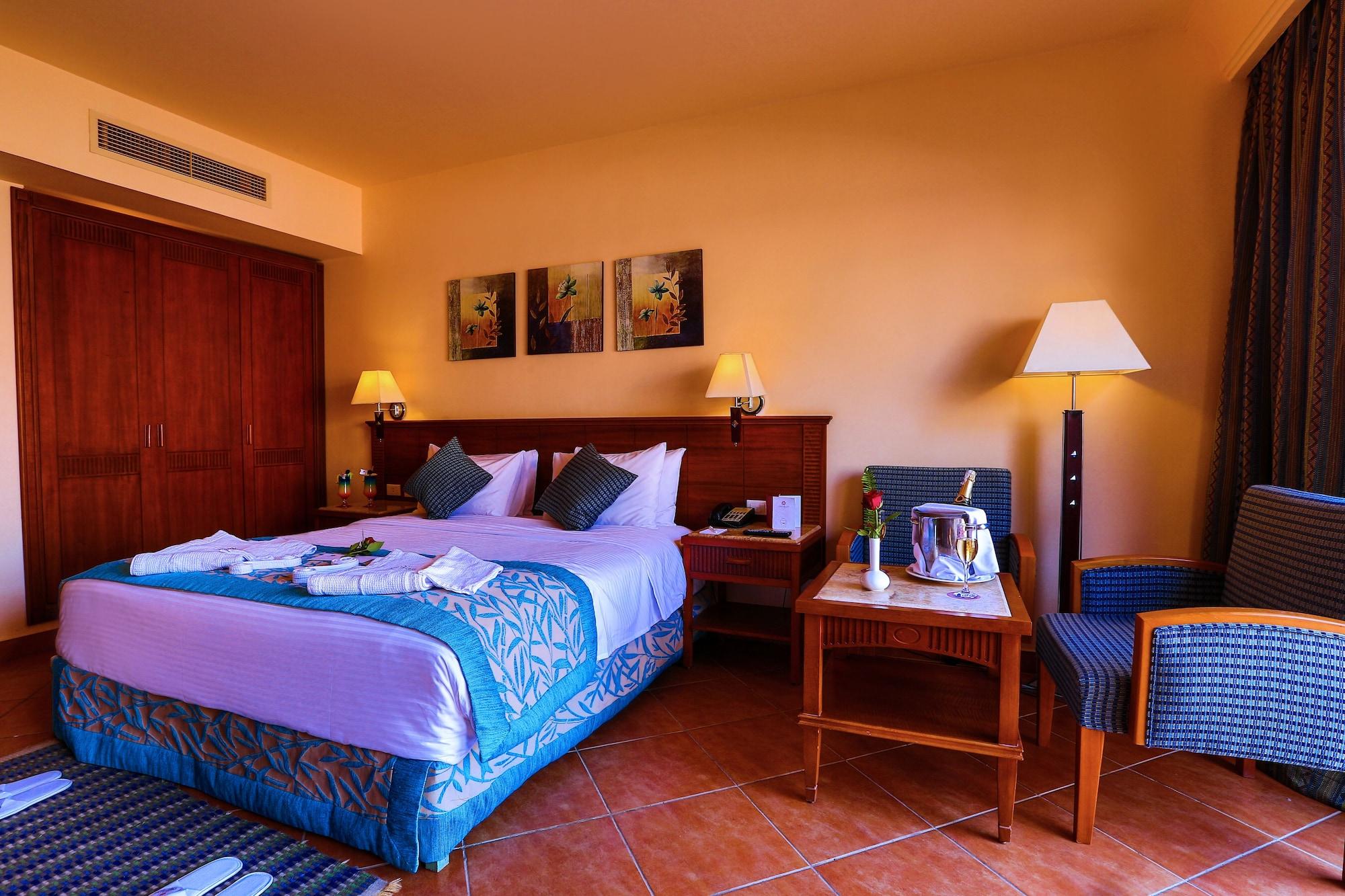 Hotel Charmillion Club Aquapark Sharm El-Sheikh Exterior foto A room at the Hilton Sharm El Sheikh