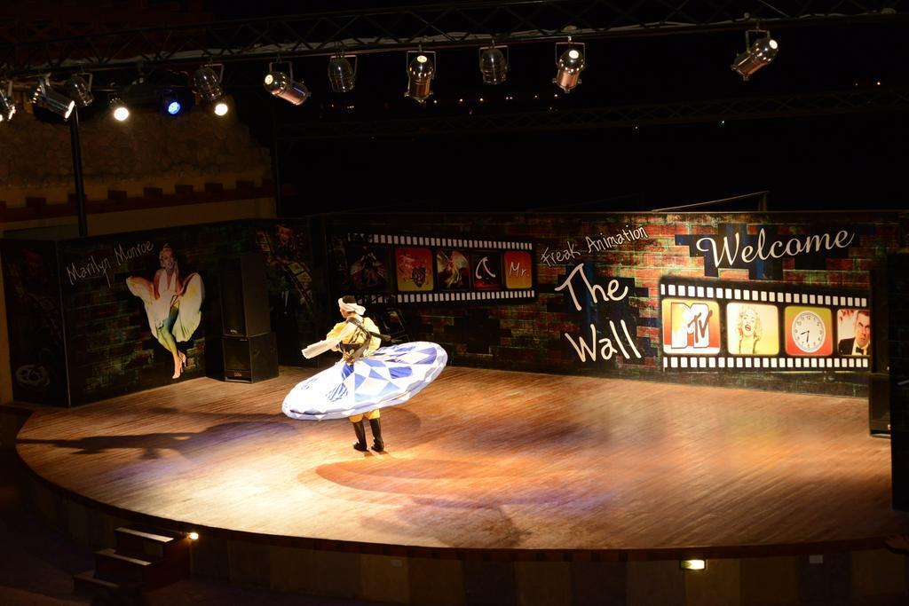 Hotel Charmillion Club Aquapark Sharm El-Sheikh Exterior foto The Wall Live